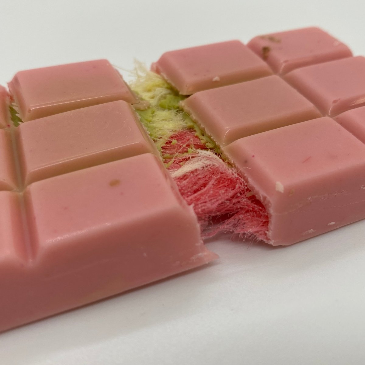 Angel Hair Raspberry Chocolate with Pistachio & Cotton Candy - 55gr - TryAladdin