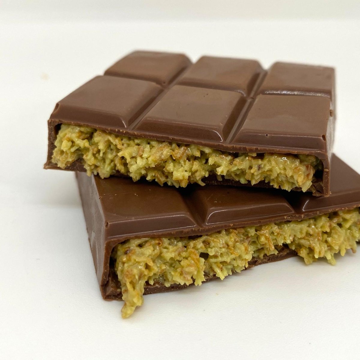 V - Gift Pistachio Praline Dubai Chocolate Bar – Crispy & Nutty Delight 71gr - TryAladdin