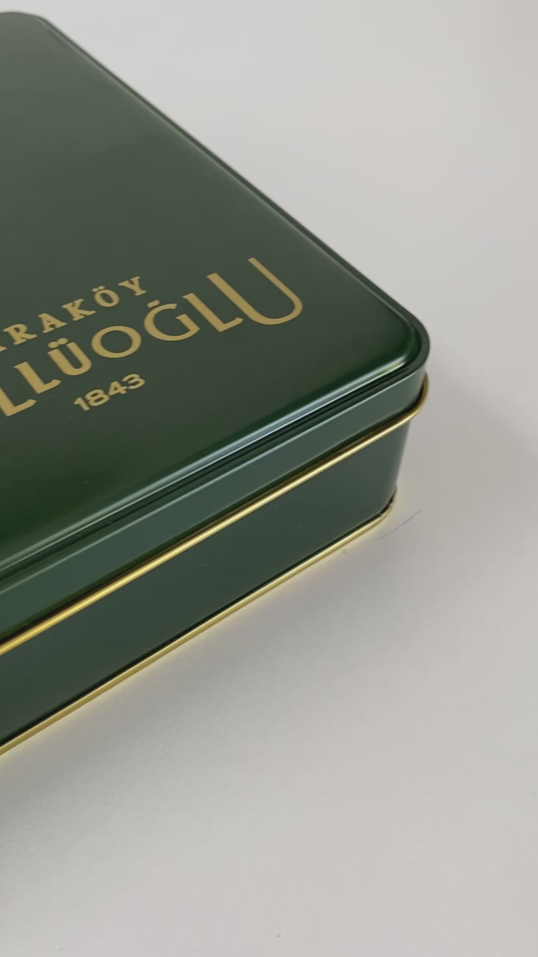 Karakoy Gulluoglu | Tyrkisk assorteret baklava i metal gaveæske
